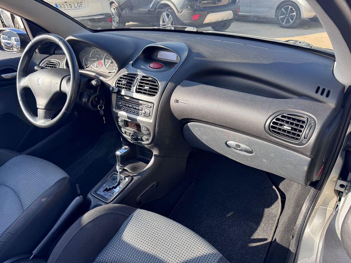 PEUGEOT 206CC 1.6 AUTO CONVERTIBLE SPANISH LHD IN SPAIN ONLY 35000 MILES 2006